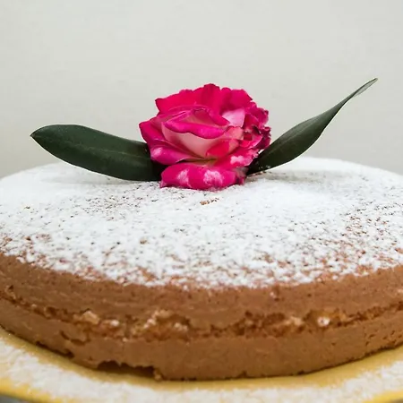 Olivenere 拉瓦尼亚